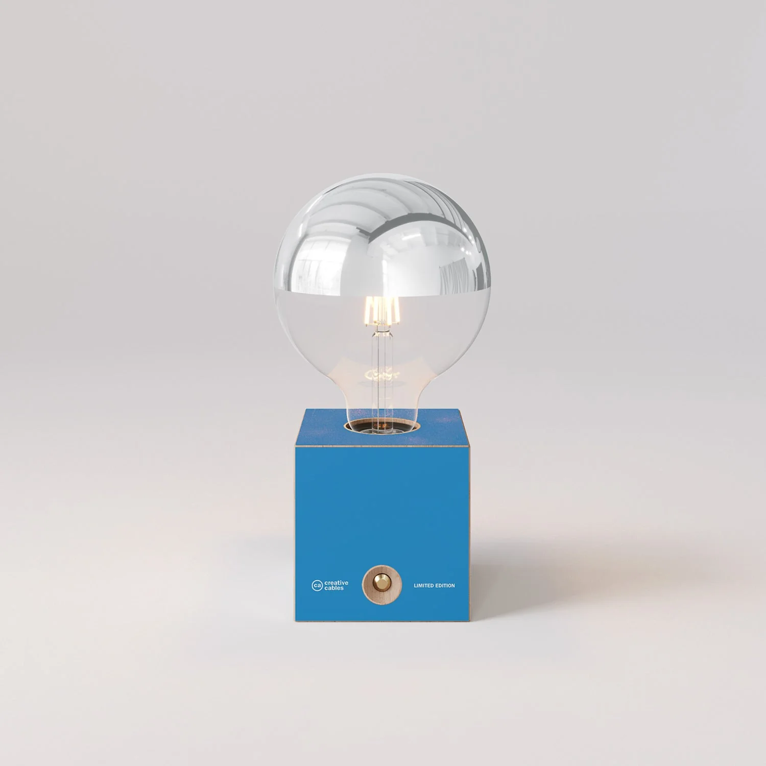 Cabless03 "Futur" batterijlamp met halve zilveren bol globe-lamp - Futur Festival - Image 4