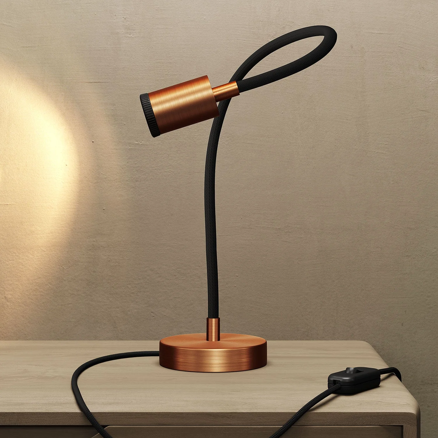 Table Flex GU1d0 verstelbare tafellamp met mini LED spot en UK-stekker - Mat koper - Image 2